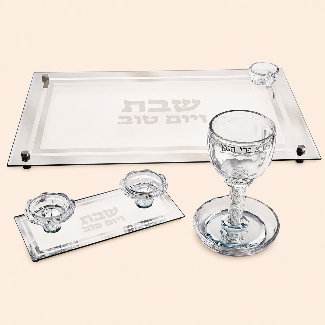 הדרת השבת – סט גביע קידוש, פמוטים ומגש חלה מקריסטל – תמונה 2