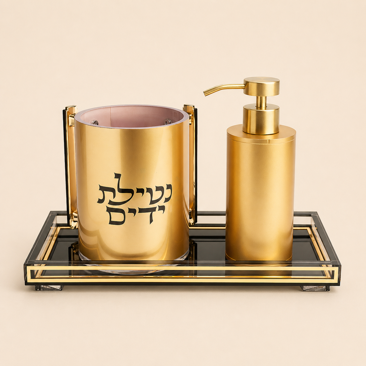 זהב מלכותי – סט סבונייה ונטלה אקריליק זהב על מגש שחור – תמונה 3